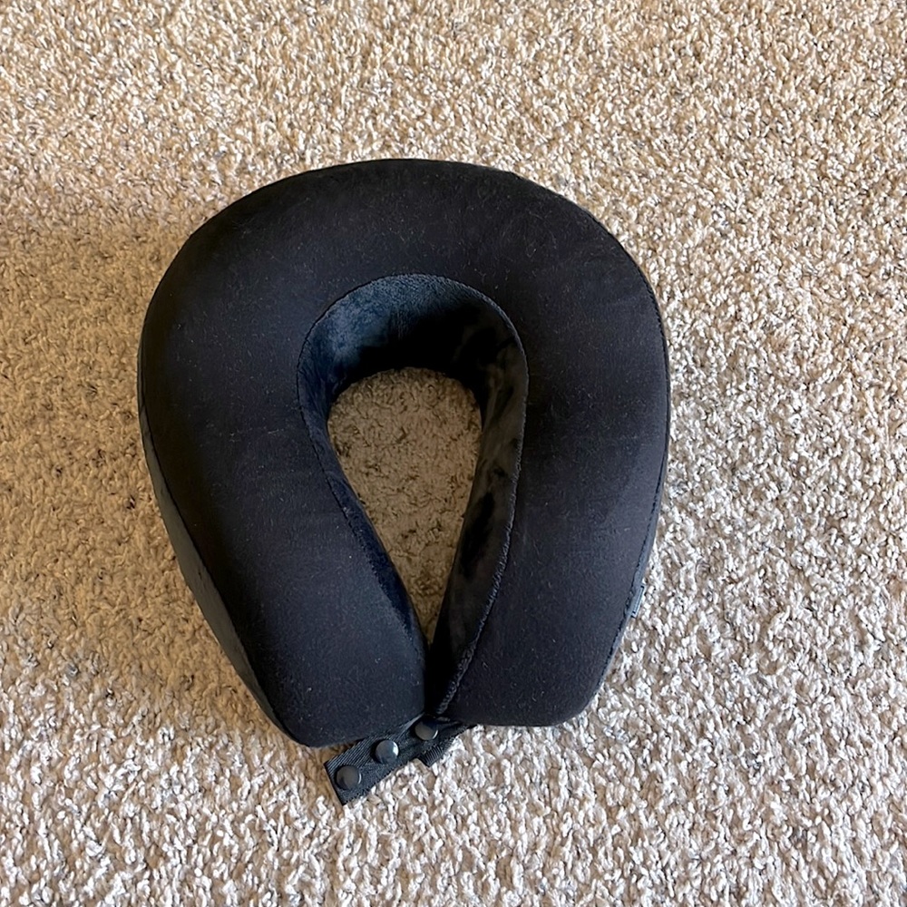 Super soft memory foam travel neck pillow